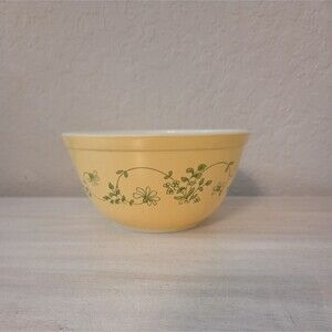Vintage Pyrex 402 Shenandoah Nesting Mixing Bowl 1.5 Liter Yellow Green
